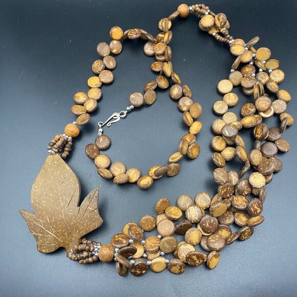 Vintage Lot of 3 Boho Natural Necklaces Shell Wood Seed Coconut Leaf Pendant - Picture 3 of 15